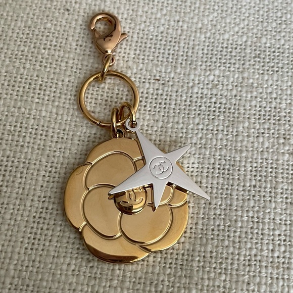 Chanel gold camellia flower with silver star charm - Picture 3 of 3